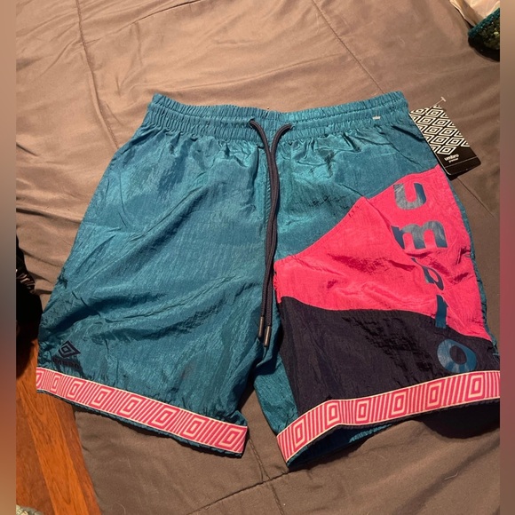 Umbro Shorts - Picture 1 of 3